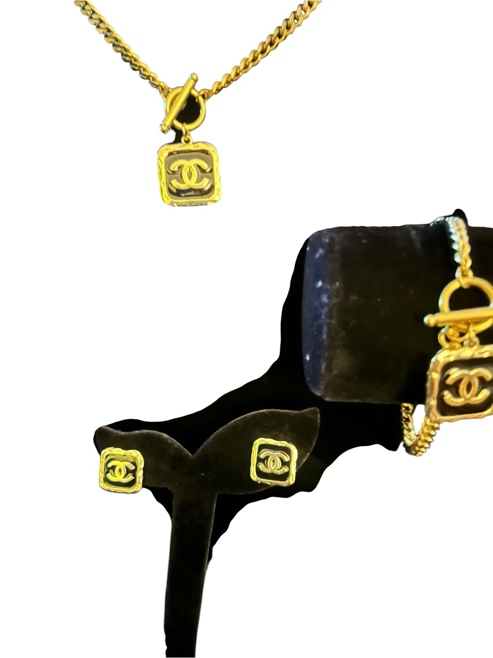 Fashion Jewelry Gold/Black CC Pendant Necklace , earrings & Bracelet Set - Picture 2 of 7